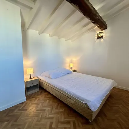 Jolie Maison Avec Terrasse Cyprien Sc175-489